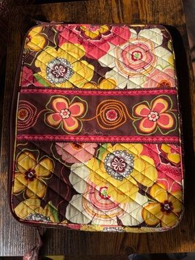Vera Bradley “Buttercup” pattern Laptop/ Tablet Sleeve 14”x 11”
